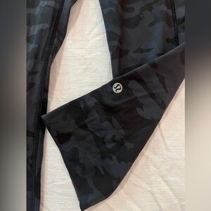 Bundle 3 pairs lululemon cropped leggings size 6